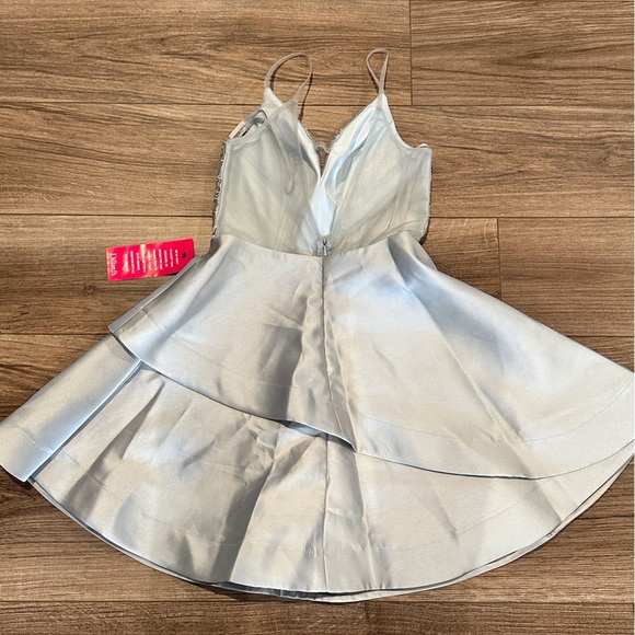 NWT! Bee Darling Silver Metallic Beaded and Embroidered Cocktail Dress Size 5/6 - Picture 5 of 12
